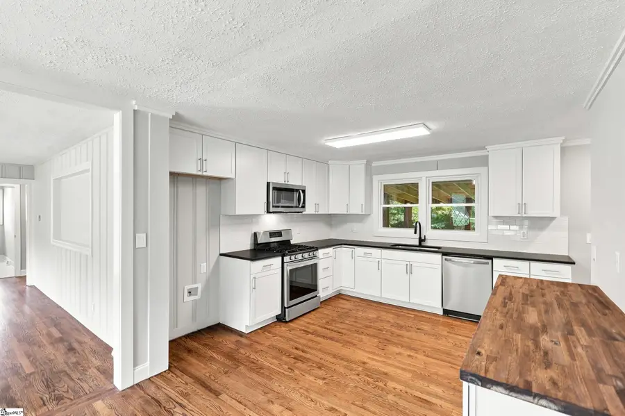 215 Elaine Avenue, Taylors, SC 29687 - #2