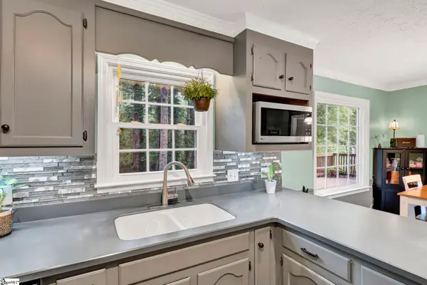 215 E Shefford Street, Greer, SC 29650