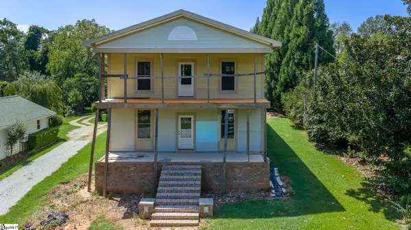 128 S Howard Avenue, Landrum, SC 29356-1538
