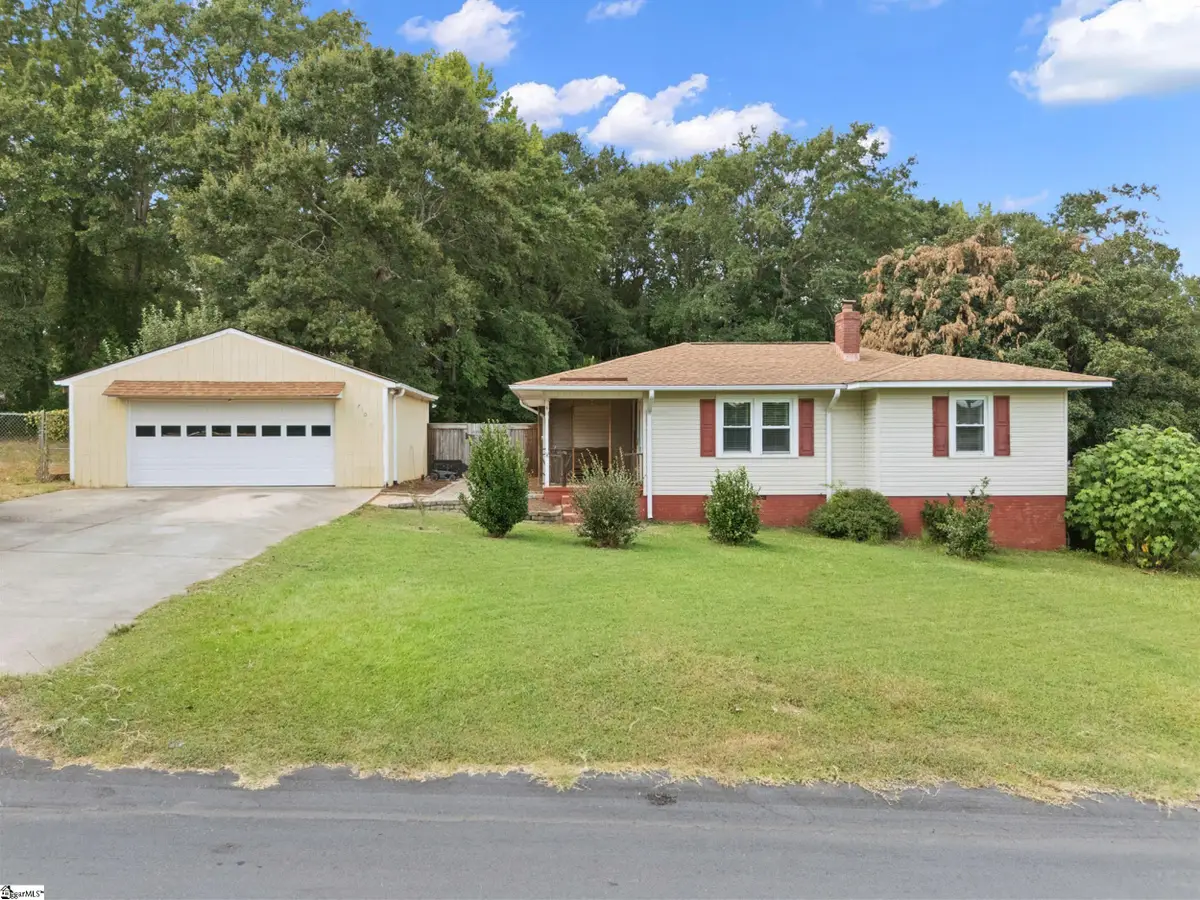 210 Edgewood Avenue, Belton, SC 29627 - #1