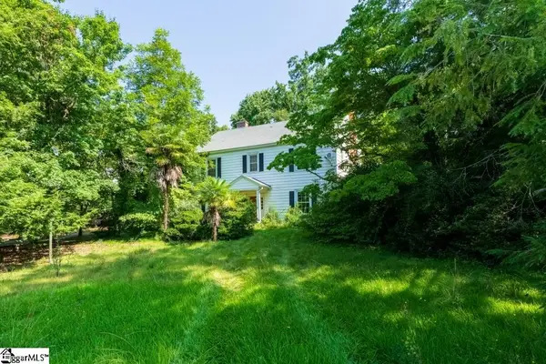 204 W Farley Avenue, Laurens, SC 29360