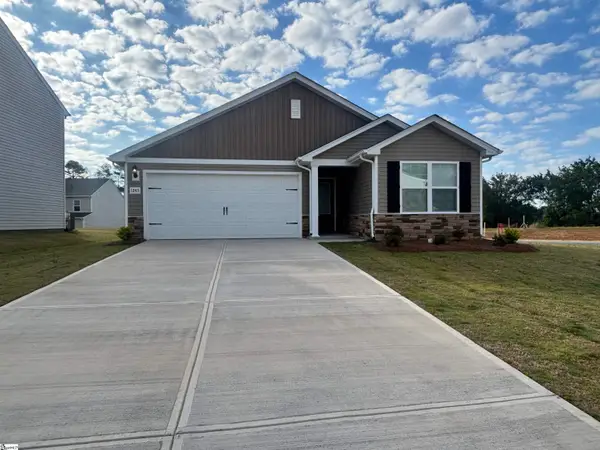 1243 Crested Iris Street, Moore, SC 29369