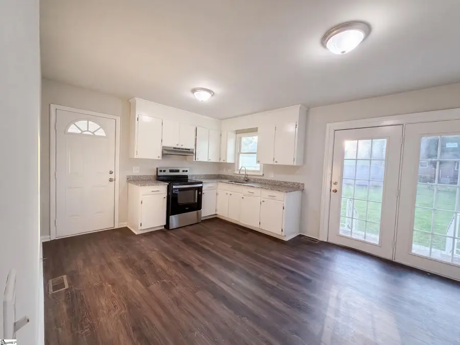 28 11th Street, Greer, SC 29651 - #2