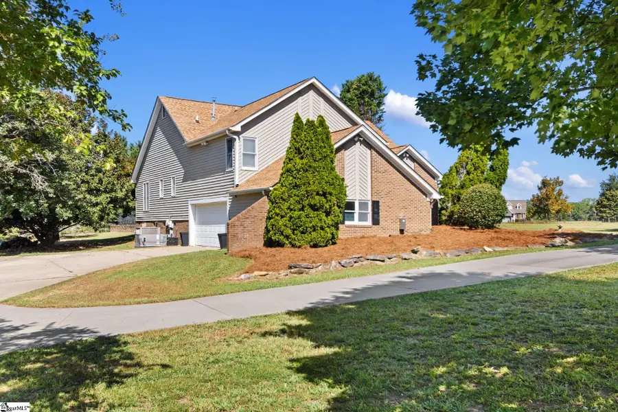 102 Chestnut Hill, Laurens, SC 29360 - #2