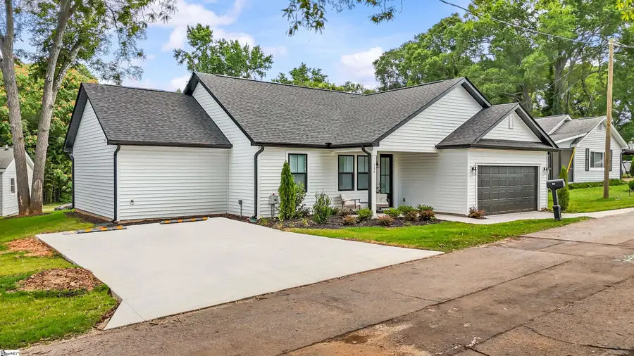104 Cox Street, Simpsonville, SC 29681 - #3