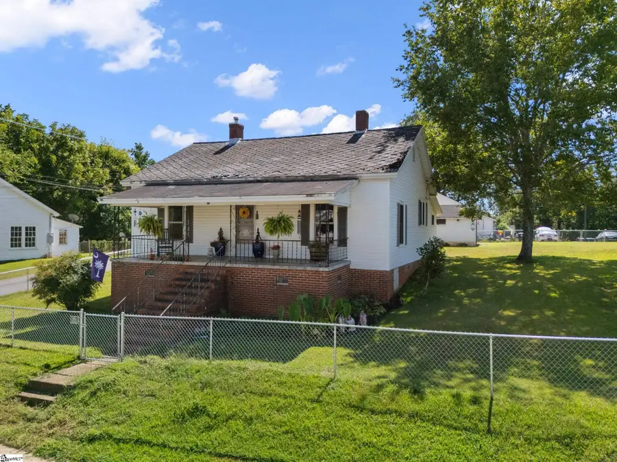 31 & 33 N Greenwood Avenue, Ware Shoals, SC 29692 - #2