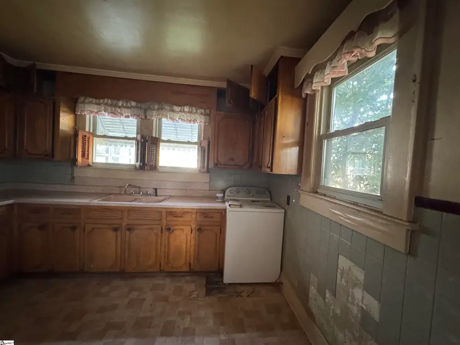 26 N Washington Avenue, Greenville, SC 29611 - #2