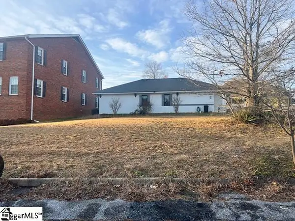 54 Pointe Circle, Greenville, SC 29615