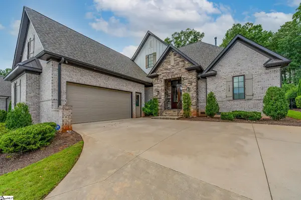 124 Chestnut Pond Lane, Simpsonville, SC 29681-8182