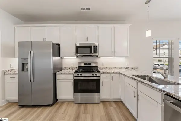 301 Hollenbeck Place, Greenville, SC 29607