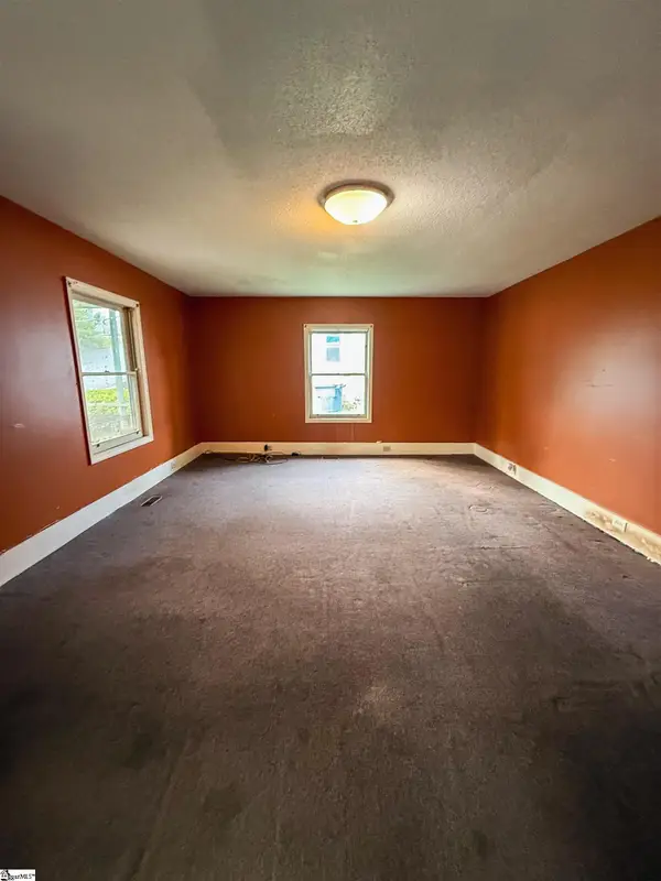 3 Piedmont Avenue, Greenville, SC 29611