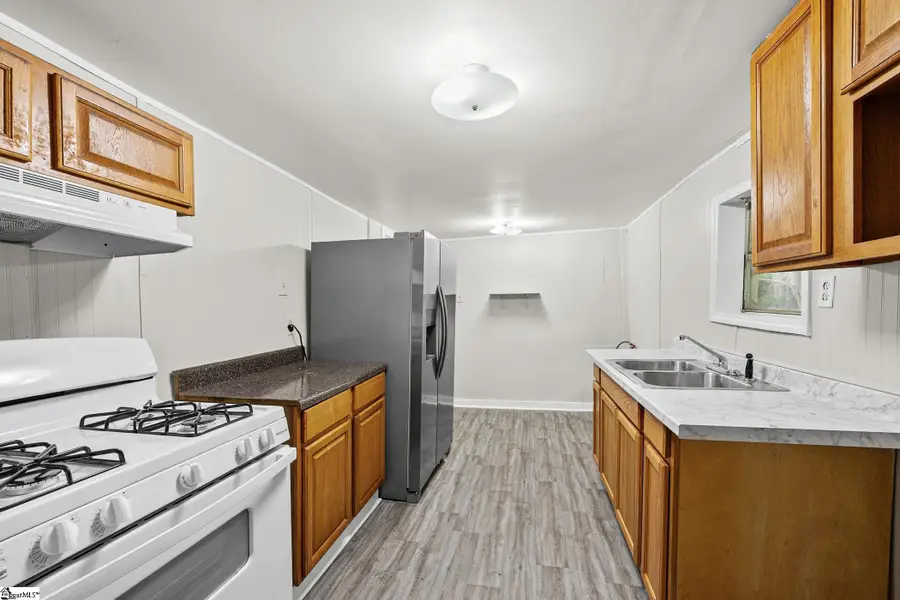 204 Hunters Court, Laurens, SC 29360 - #3