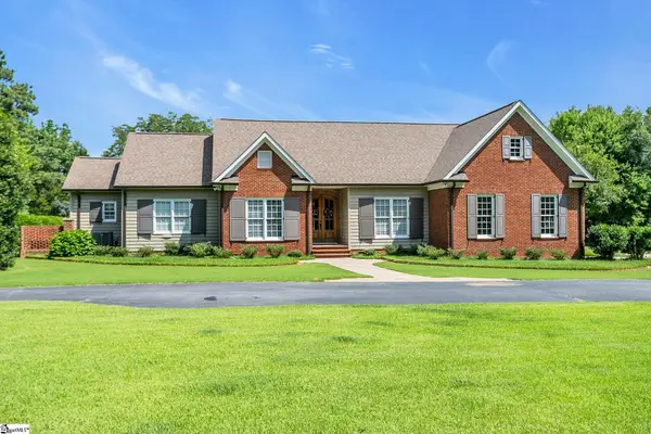 32 Debonair Way, Simpsonville, SC 29681