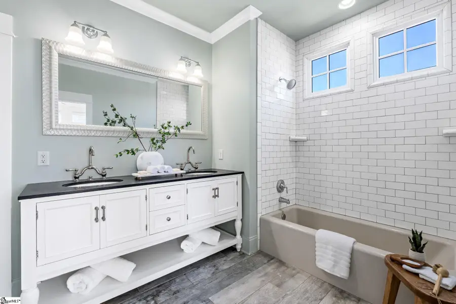 425 E Faris Road, Greenville, SC 29605 - #2