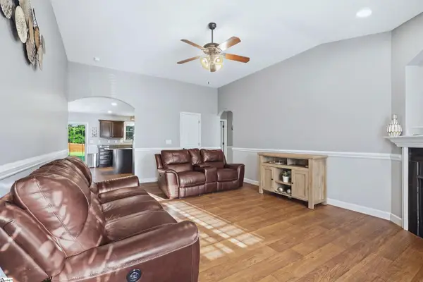 146 Gibbs Road, Wellford, SC 29385