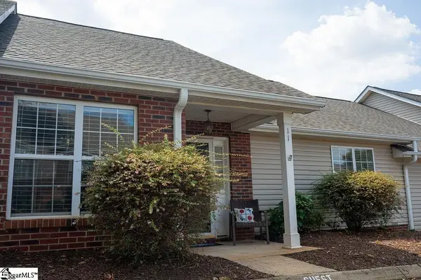 11 Hillside Glen Drive, Greer, SC 29650