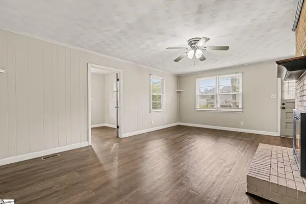 2 Ayersdale Drive, Taylors, SC 29687