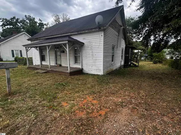 6 Hammett Street, Laurens, SC 29360