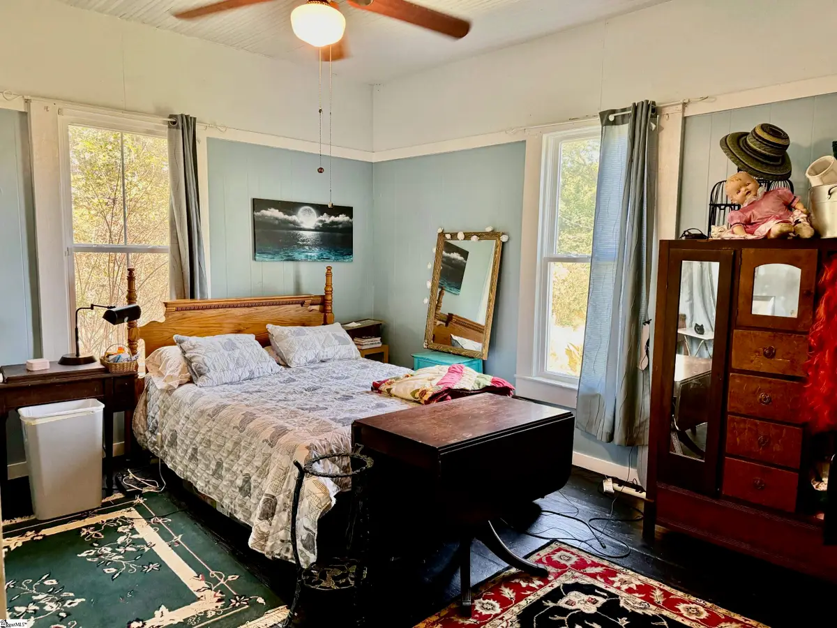 206 E Greenwood Street, Landrum, SC 29356 - #1