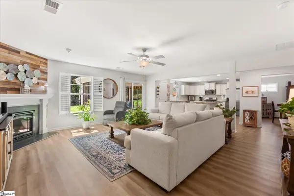 210 Frost Flower Way, Fountain Inn, SC 29644-6194