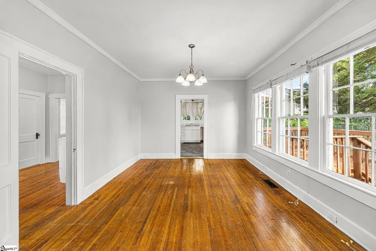 102 W Farley Avenue, Laurens, SC 29360 - #1