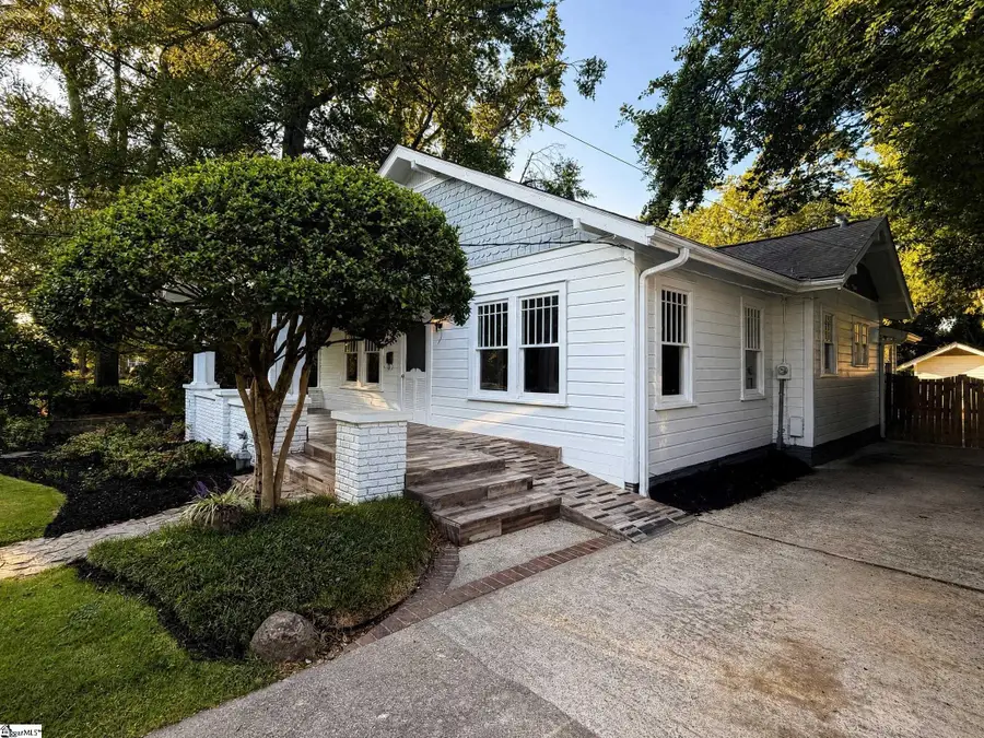 118 E Earle Street, Greenville, SC 29609 - #2