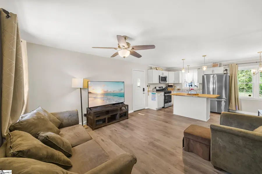 309 E Hampton Avenue, Honea Path, SC 29654 - #2