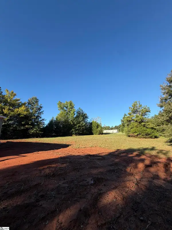 128 Gray Barn Road, Laurens, SC 29360