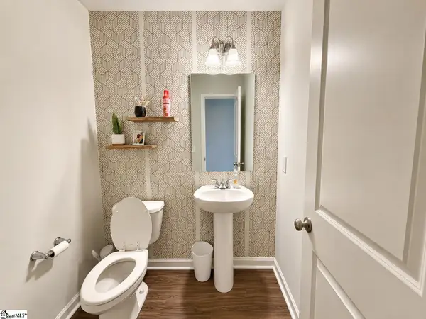 104 W Compass Way, Easley, SC 29640