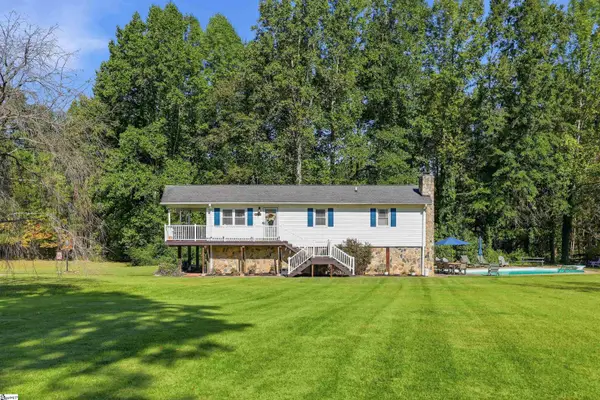 215 Thompson Road, Taylors, SC 29687