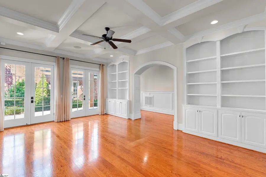 705 E Mcbee Avenue, Greenville, SC 29601 - #3