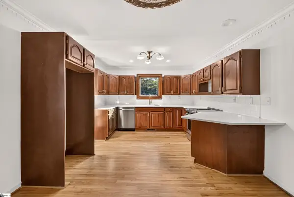 5 Crestline Road, Greenville, SC 29609