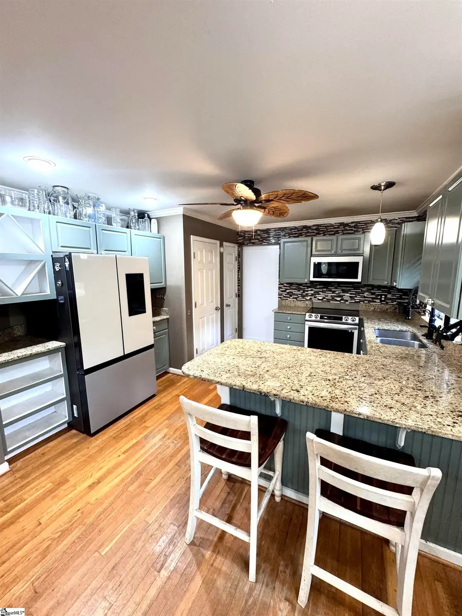 515 Parkview Drive, Laurens, SC 29360 - #2