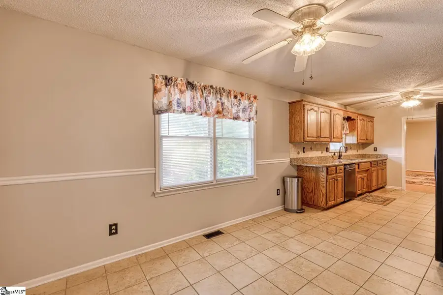 404 Cresthaven Drive, Boiling Springs, SC 29316 - #3