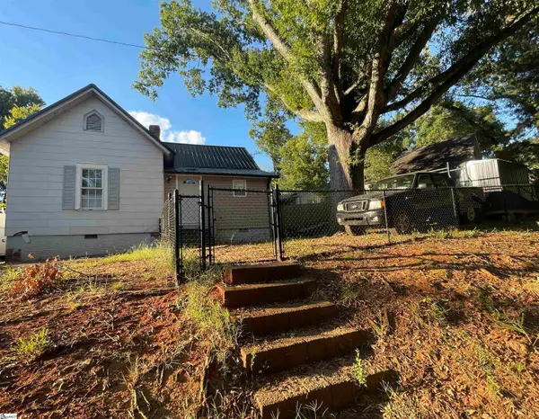 20 1st Street, Greenville, SC 29611