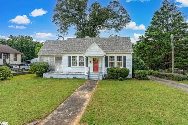 226 Irby Avenue, Laurens, SC 90613-1800