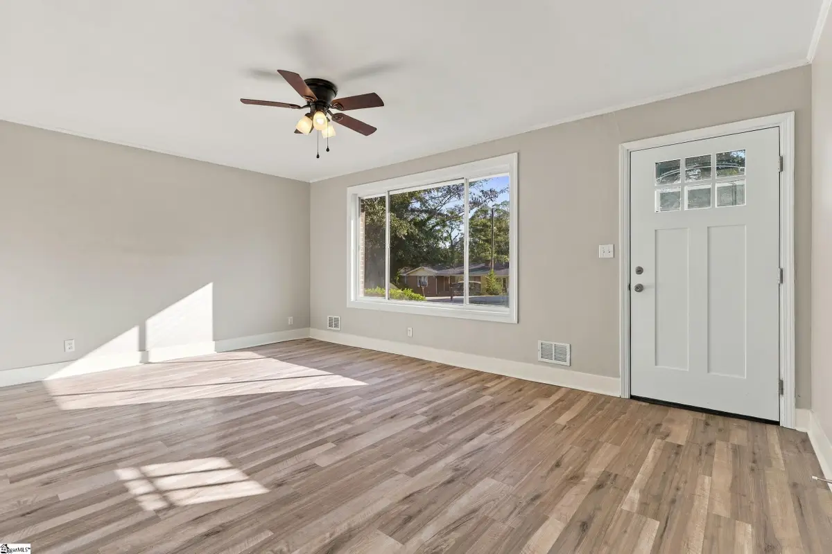 15 Knox Street, Greenville, SC 29605 - #1