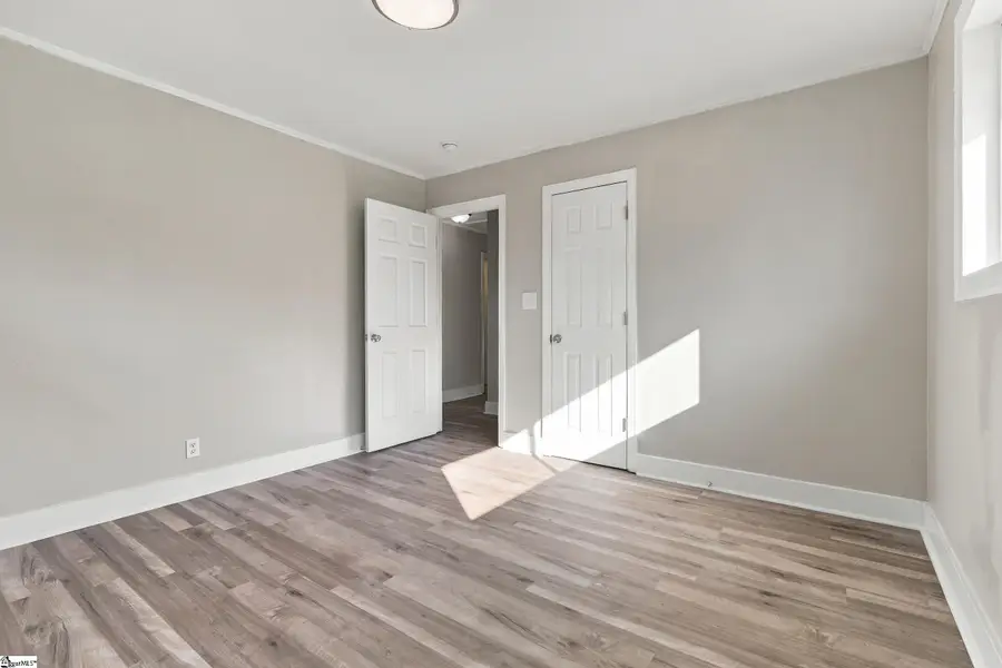 15 Knox Street, Greenville, SC 29605 - #3