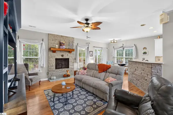368 Woodsberry Shoals Drive, Duncan, SC 29334