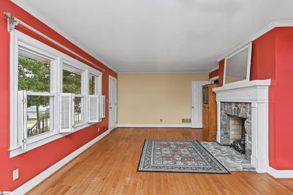 221 Lowndes Avenue, Greenville, SC 29607-6511