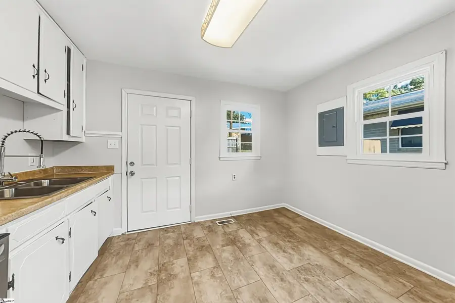 121 Norris Court, Spartanburg, SC 29306 - #3