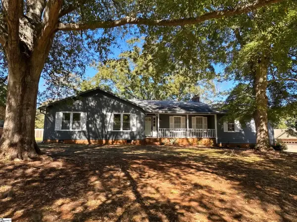 207 Laurelwood Drive, Boiling Springs, SC 29316