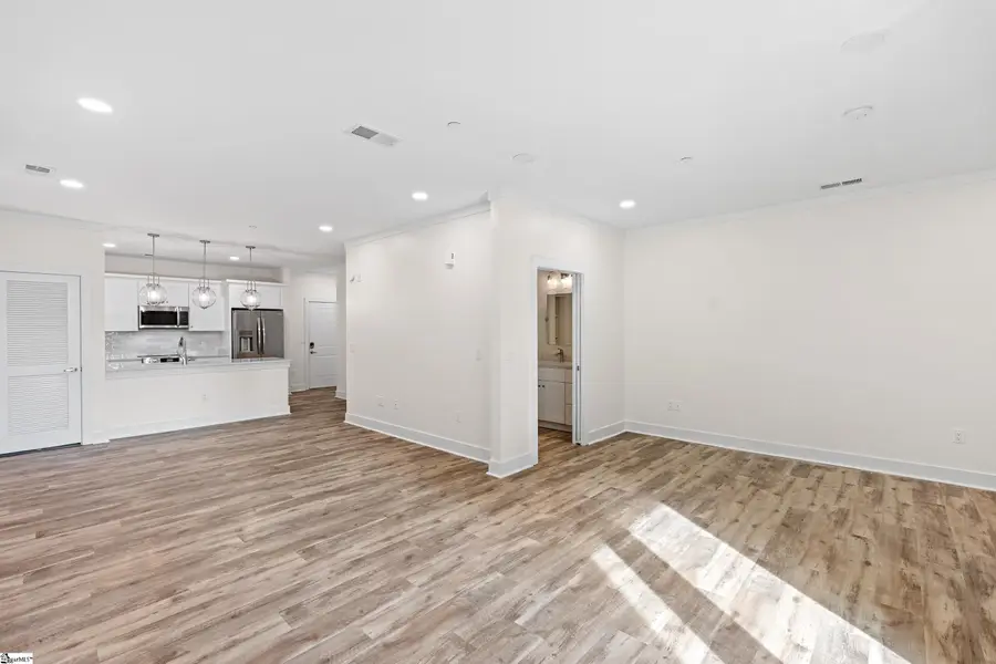 98 E Mcbee Avenue #Unit 207, Greenville, SC 29601 - #3