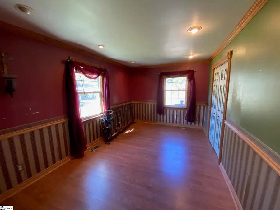 113 Mcgowan Street, Laurens, SC 29360 - #3