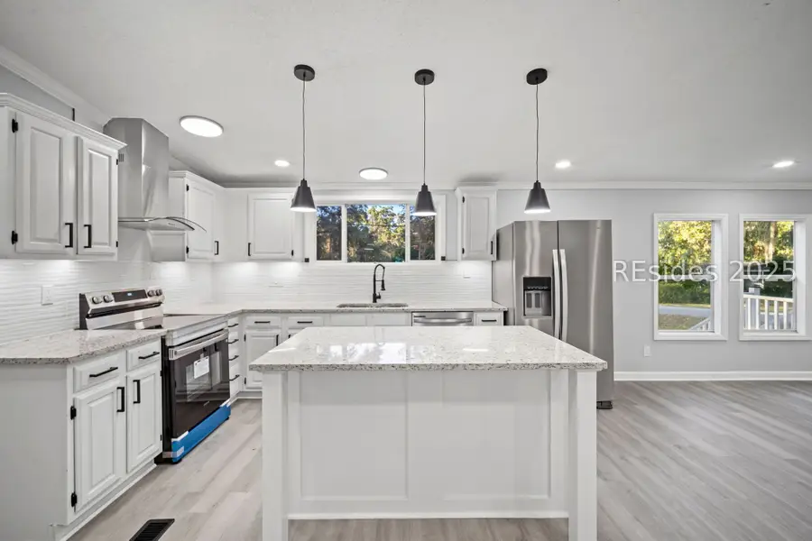 137 Winsor Road, Beaufort, SC 29906 - Image #2