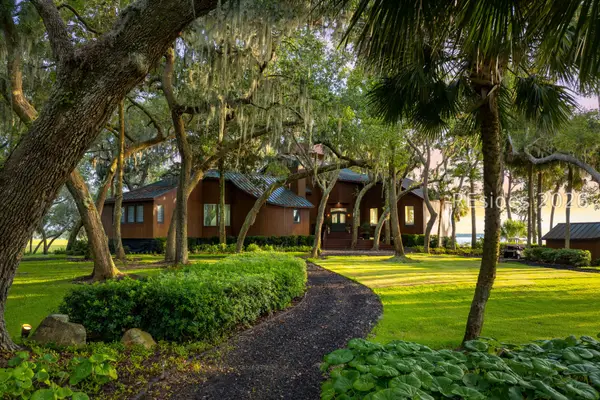 100 Brams Point Road, Hilton Head Island, SC 29926