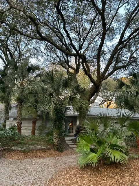10 Hollyberry Lane, Hilton Head Island, SC 29928