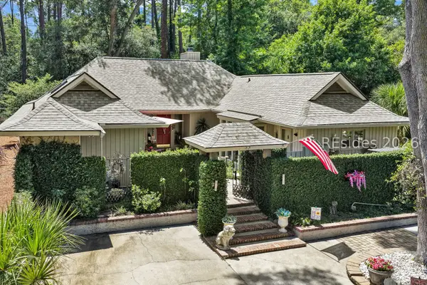 33 Oak Court, Hilton Head Island, SC 29928