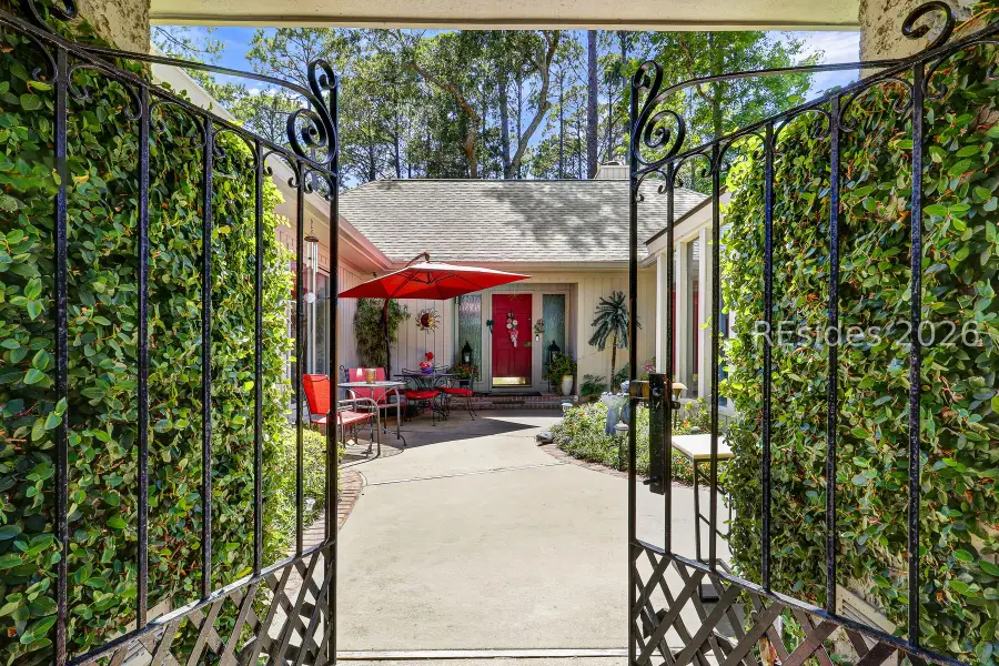 33 Oak Court, Hilton Head Island, SC 29928 - #2