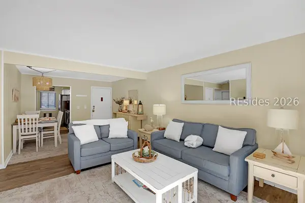 25 Deallyon Avenue #103, Hilton Head Island, SC 29928